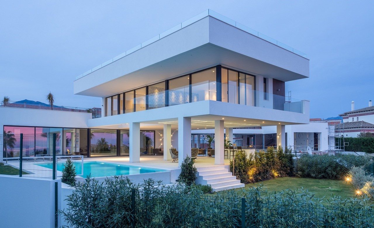 Modern villas for sale in la Alqueria, Benahavis